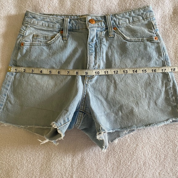 Universal Thread size 4 high rise shorts - Picture 4 of 13